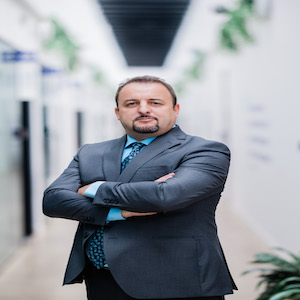 حكيم حسيد كبير الباحثين بمركز أبحاث الذكاء الاصطناعي والعلوم الرقمية، في معهد الابتكار التكنولوجي بأبوظبي.